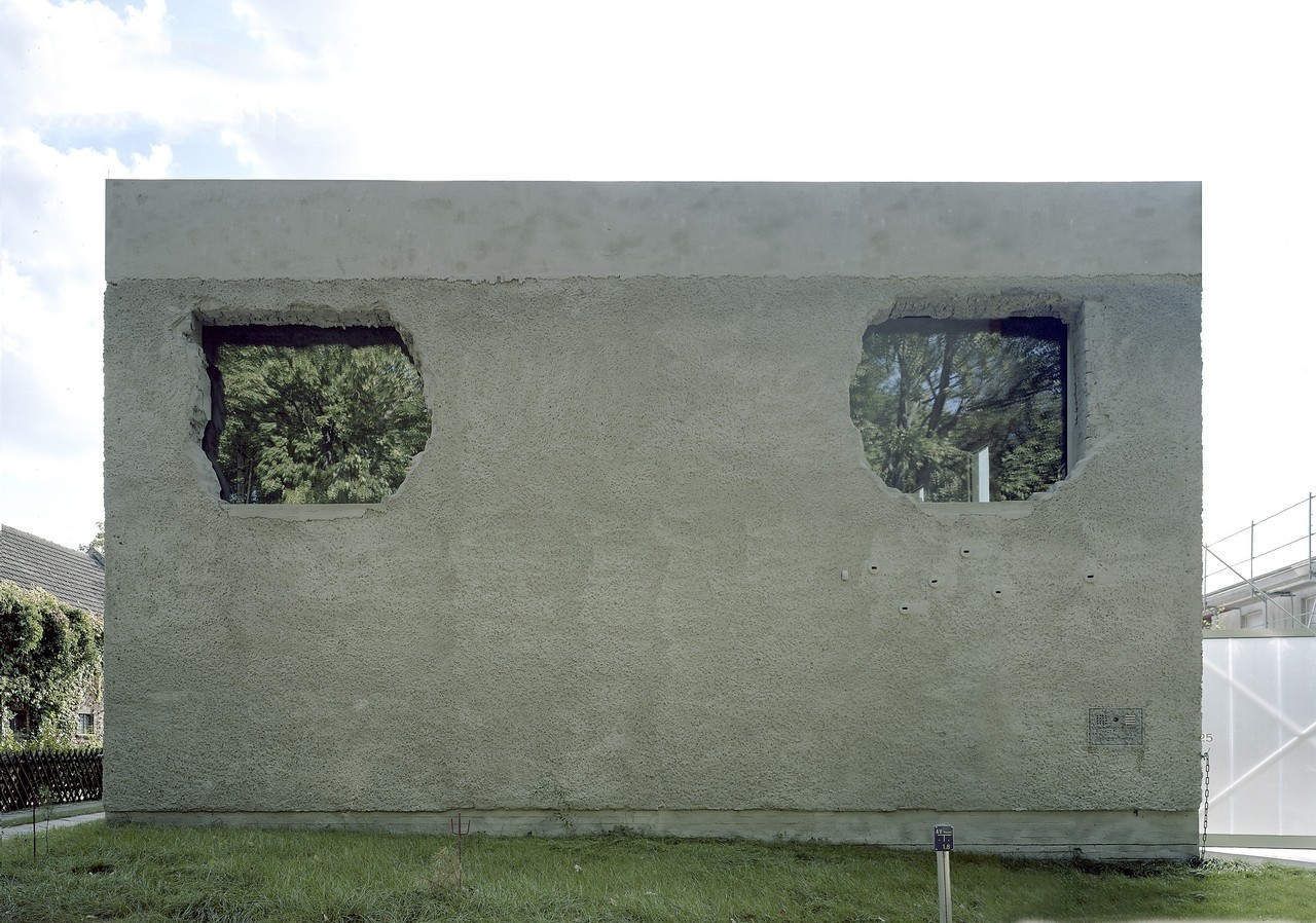 subtilitas:  Brandlhuber+ - Anti-villa, conversion of a former storage building