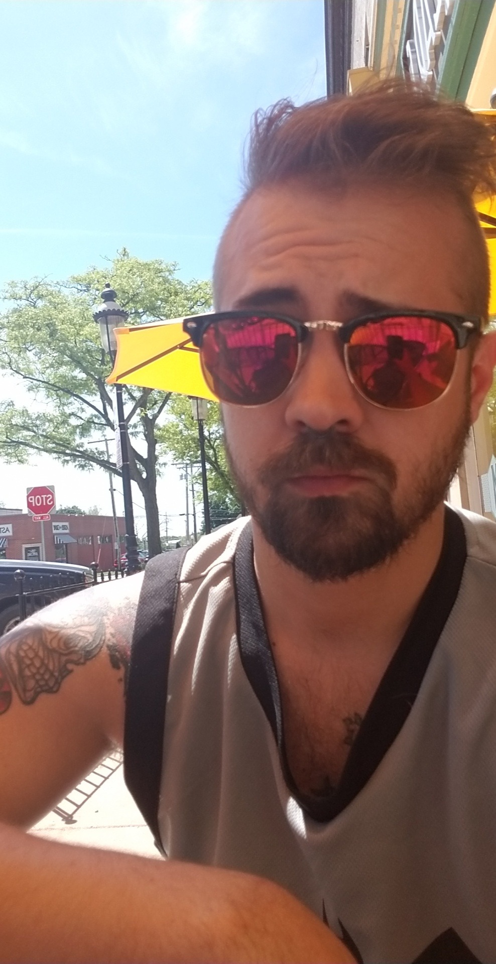 thebeserkerhealer:Soaking up some rays and some booze