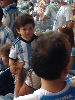 fyleonella:  Antonela and Thiago during the game 