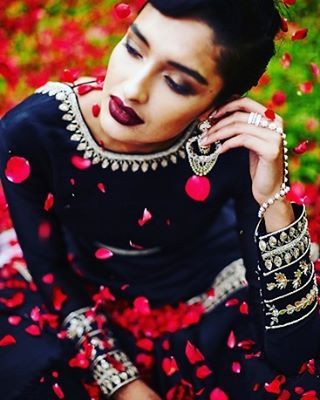 Outfit - Payal Singhal Jewellery - Moksh #Designer #PayalSinghal #indianjewellery #Moksh #indianfash