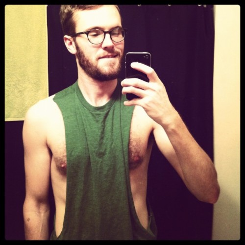 homo-online:  HOMO MAGAZINE: FOLLOW US ON FACEBOOK & TWITTER