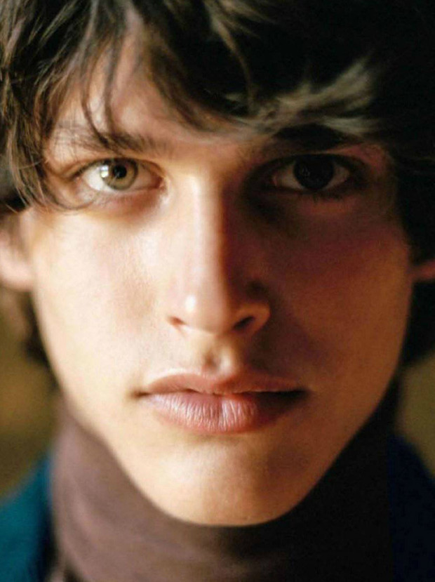 l-homme-que-je-suis:  Simon Van Meervenne in “Gorduroy” Photographed by Sean