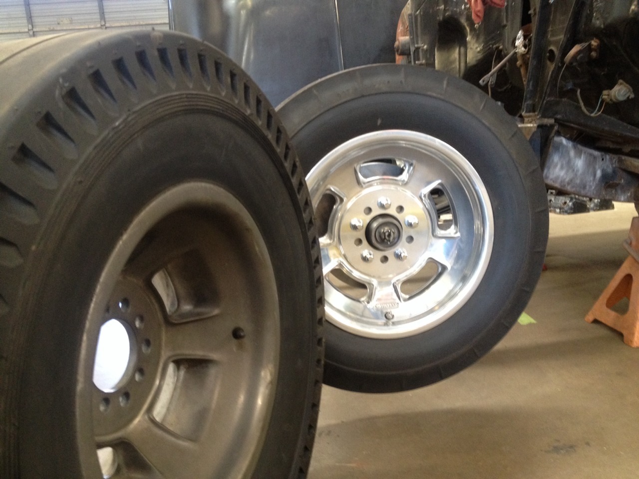 phuckingawesome:  I love 55s with this fender/wheel set up. 