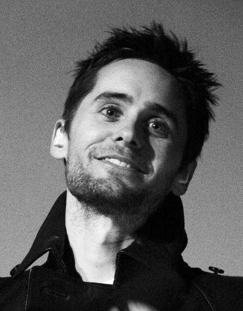 nightofthehunterconquistador:  more smiles :3 