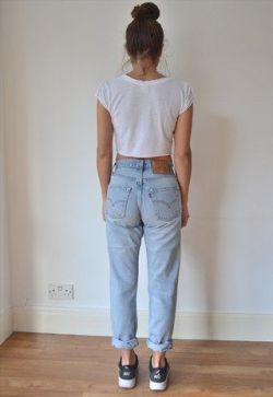 Just Pinned to Jeans - Mostly Levis: VINTAGE LEVI 501 HIGHWAISTED BOYFRIEND JEANS http://ift.tt/2jon9tW