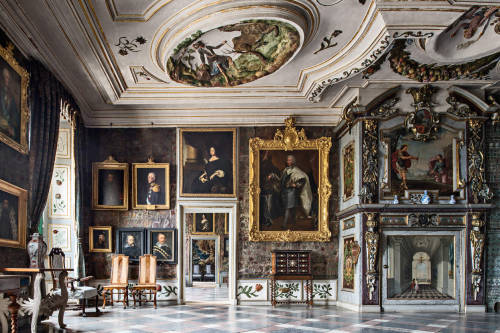interior-design-home:A chamber room inside Skokloster Castle in Stockholm [1254x836]
