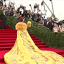 meltingwonderland:   Most Iconic Female Celebrity Fashion Moments 1) Marilyn Monroe