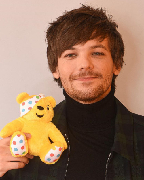 lthqs:Louis at the BBC Children In Need, photographed by Dave Hogan