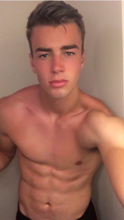 exclusivekiks:  Hot white boy 