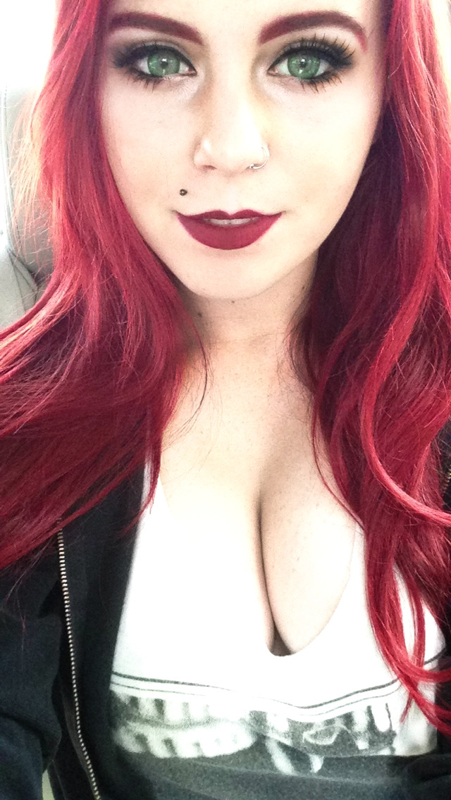 stickshiftbitch:  Bought some green circle lenses for future Poison Ivy cosplaying
