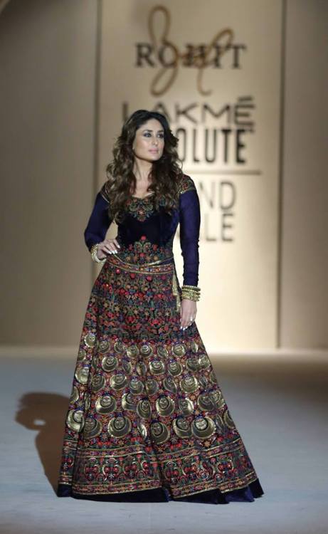 Kareena Kapoor for Rohit Bal at  Lakme Fashion Week 2016 (India)