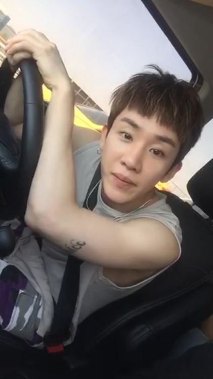 toppdogghansol:Motf_official Insta live B-joo was flexing on everyone and I loved it