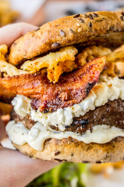 craving-nomz:  Bacon and Goat Cheese Aioli Burger with Crispy Onions 