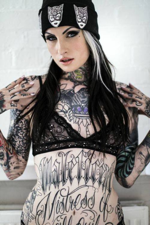  Lusy Logan 