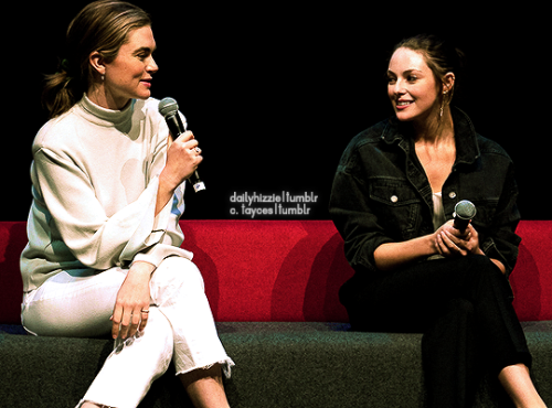 dailyhizzie: JENNY BOYD &amp; DANIELLE ROSE RUSSELL Comic Con Liverpool, May 22nd (2022) credit 