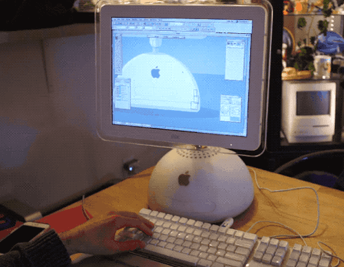 Using Macromedia Freehand on an iMac G4 to draw and iMac G4