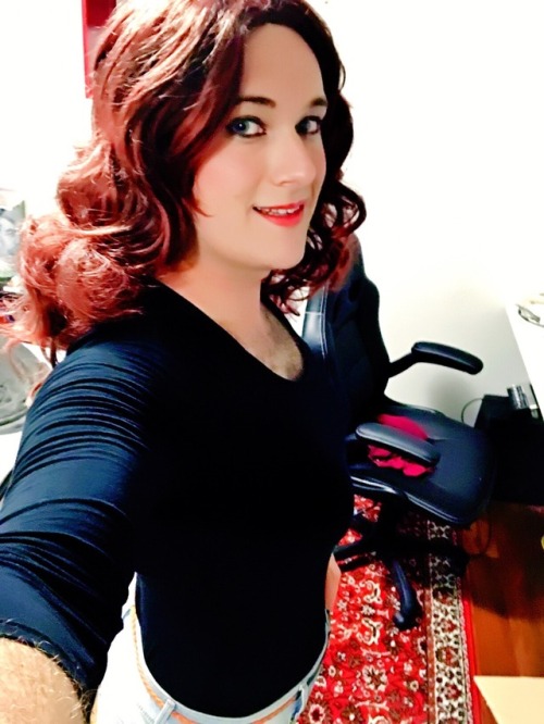 katstonecrossdresser: A few more pics