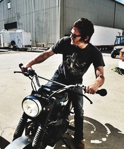 fuckingyeahnormanreedus:  THE REEDUS COLLECTION - bikerreedus 
