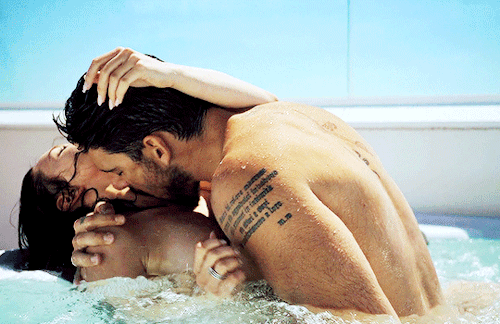 061ed6c187b57689c73b5094e6caf32cf680e55f.gifv