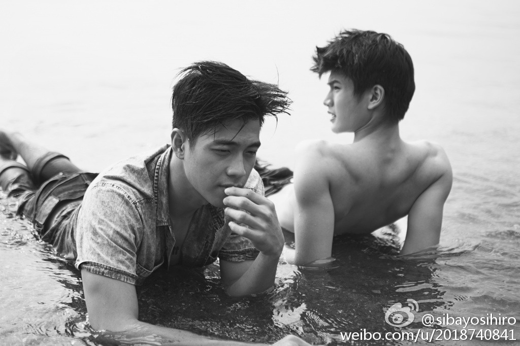 hunkxtwink:  Yheen Valero with unidentified model  Hunkxtwink - More in my archive