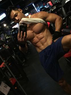 evianguy:  Hawt Asian Stud!