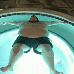 kfj001: My hubby @thegreasytusk showing off his fat in the pool. 