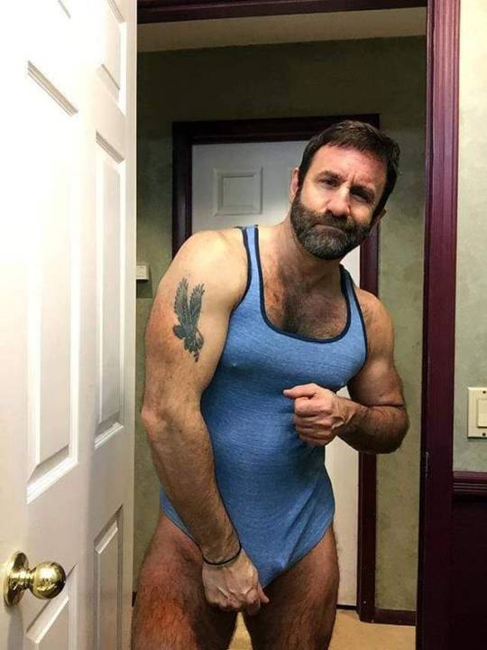 DILFs Paradise