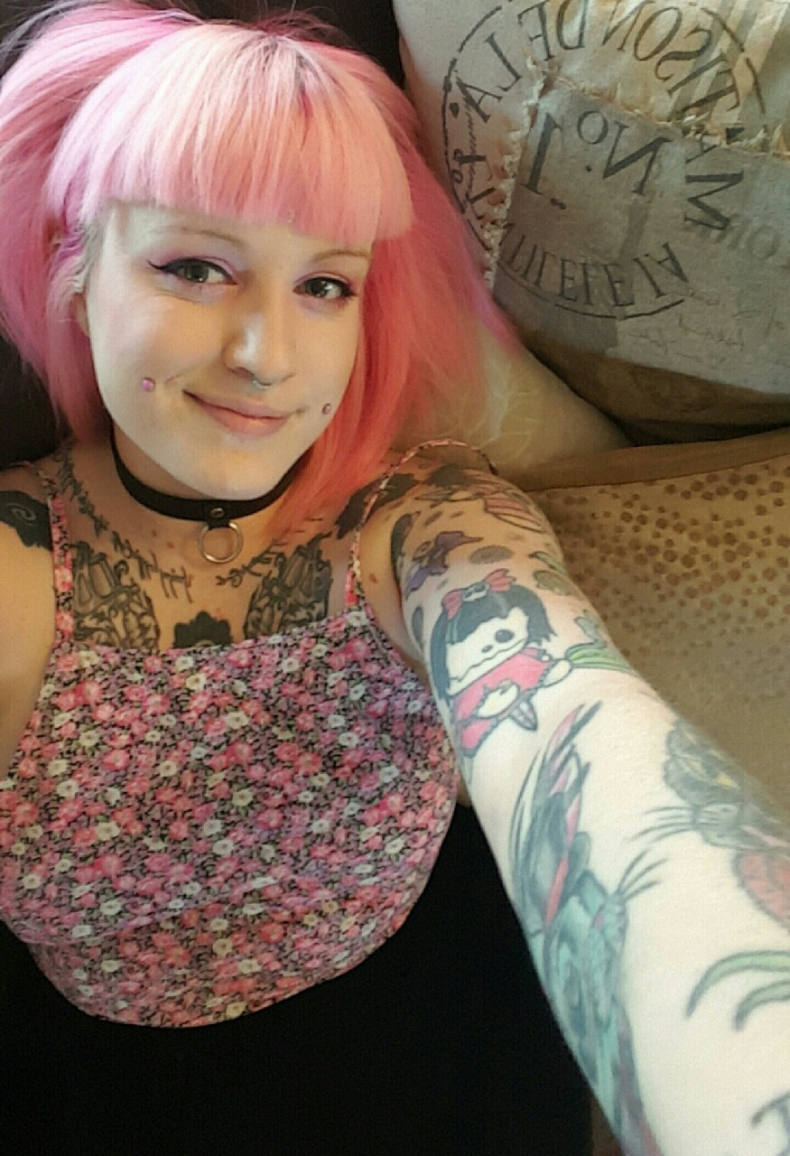 shibari-bun:  satanicspacecat:  I dont want these selfies to go to waste so here