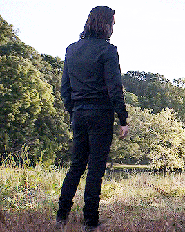 navybrat817:drabblewithfrannybarnes:lookiamtrying:mackievanstan:BUCKY BARNES + party in the back(req