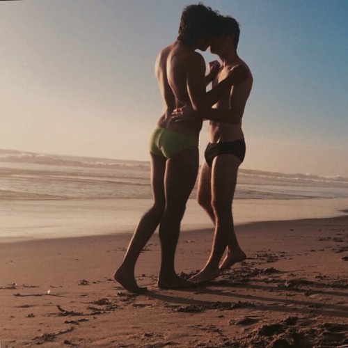 prettygayboys:  similar posts: here