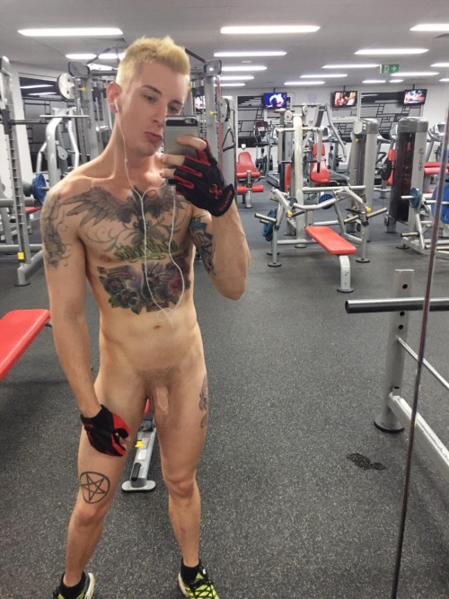 sbgtn:   PLEASE FOLLOW!http://sbgtn.tumblr.com/archiv  