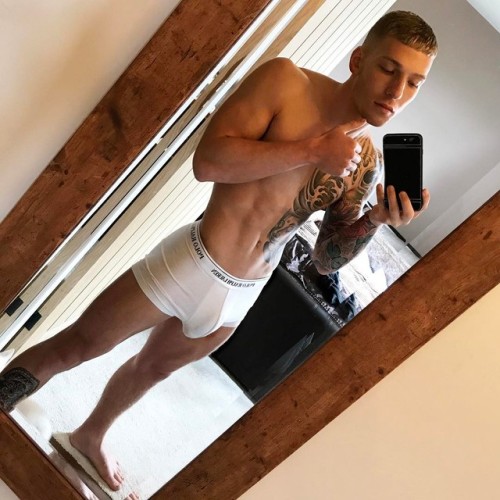 Love him Brandon Myers hot lad with huge willy just beaut