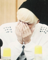 jongin-a-blog:  Kai looking gorgeous with his new blonde hair~ 