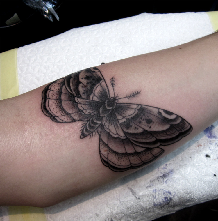 1337tattoos:  Moth.  Tattoo by Rut‪h Barja #‎moth‬ ‪#‎mottetattoo‬ ‪#‎blacktattoo‬