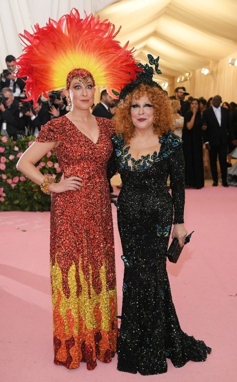 omgthatdress:Bette Midler and her daughter Sophie…. thank you….. just thank you….