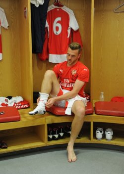 maleathletessocks:  Football. Calum Chambers. FC Arsenal. 