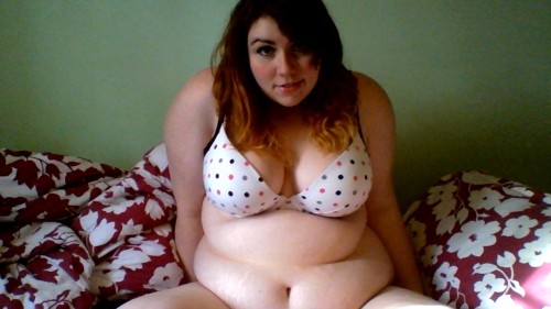 deliciouslymonnyme:  pigglett1963:  she be gorgeous   tdevil:pigglett1963:she be gorgeous   