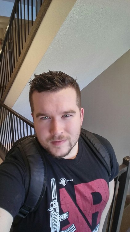 craftycub:  cuddlymatt:  I don’t know if Wednesday has a selfie theme so I’m making my own… Here is my “waiting for the bus Wednesday” selfie  Dem eyes doe. 