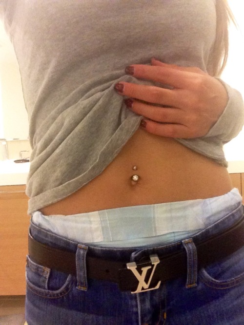 diaperbabe: Wearing my blue molicares tonight. I love them, but since my jeans are low rise I have t