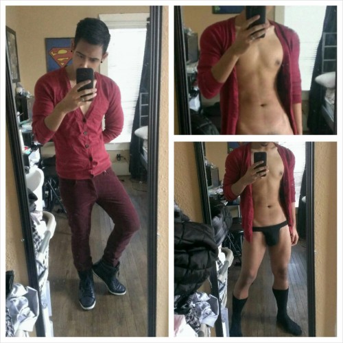 jaydenlongsox:After a long morning at a meeting. It feels good to come home and strip.