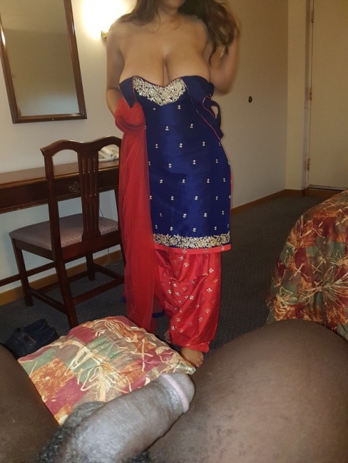 salwarfetish: sexy indian milf in salwaar Awesome