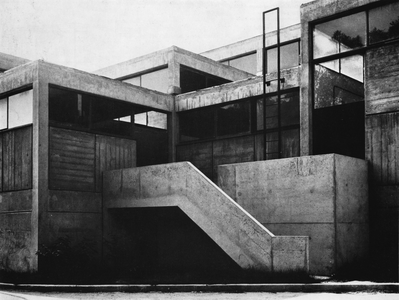 fuckyeahbrutalism:  Trades Workshops, Sèvres, France, 1962 (Candilis, Josic, Woods)