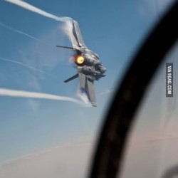 9gag:  Amazing shot of F-35 mid-flight 