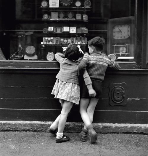 i-love-art:    Édouard Boubat     1923, París, Francia -    junio de 1999, Montrouge, Francia   