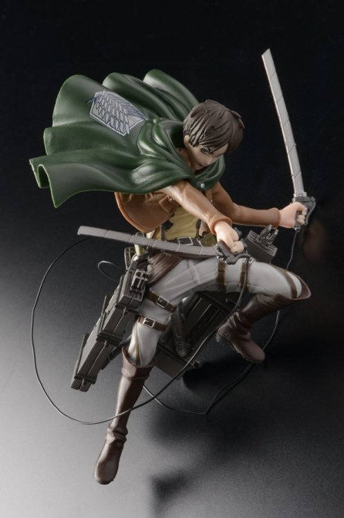 Starting on April 8th, Kodansha will begin to publish an issue of “Gekkan (Monthly) Shingeki no Kyojin: Official Figure Collection” every month. For 1800 yen, you will get a publication discussing the series and characters, and each comes with a