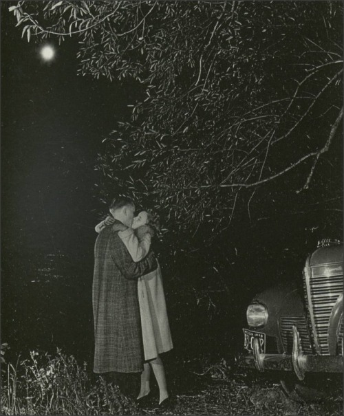 A Moonlight Kiss photo by Alfred Eisenstaedt