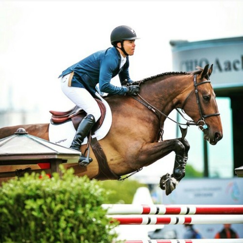zloija: Kent Farrington and Blue Angel.  I going to start postning “Photo of the Day”.
