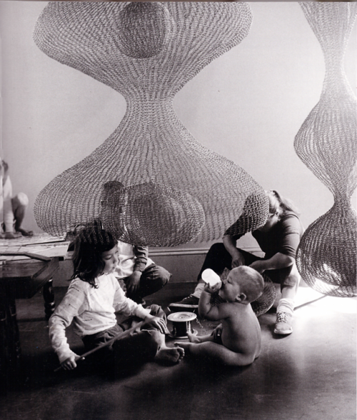 lightningstump:Asawa and her children at home on Saturn Street, San Francisco, 1957Asawa washing a s