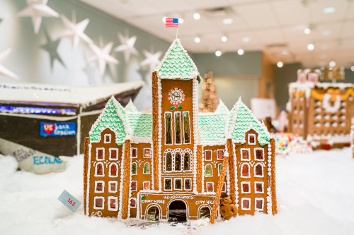 DECEMBER 8, 2016 - 343/366THIS GINGERBREAD CITY HALLToday I stopped by Norway House to see the Ginge