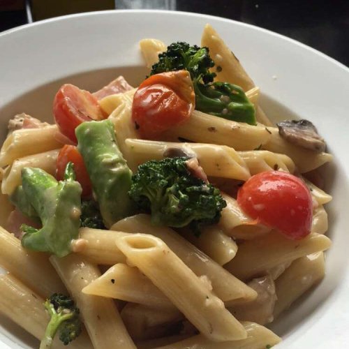 Penne Alfredo, get in me. I only made enough to feed a small army. #food #foodporn #nomnomnom #canco